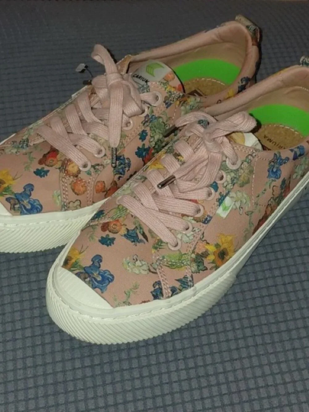 Cariuma x Van Gogh Museum OCA Low Sneakers Jubilee 50 Flower Women 11M Men 9.5M